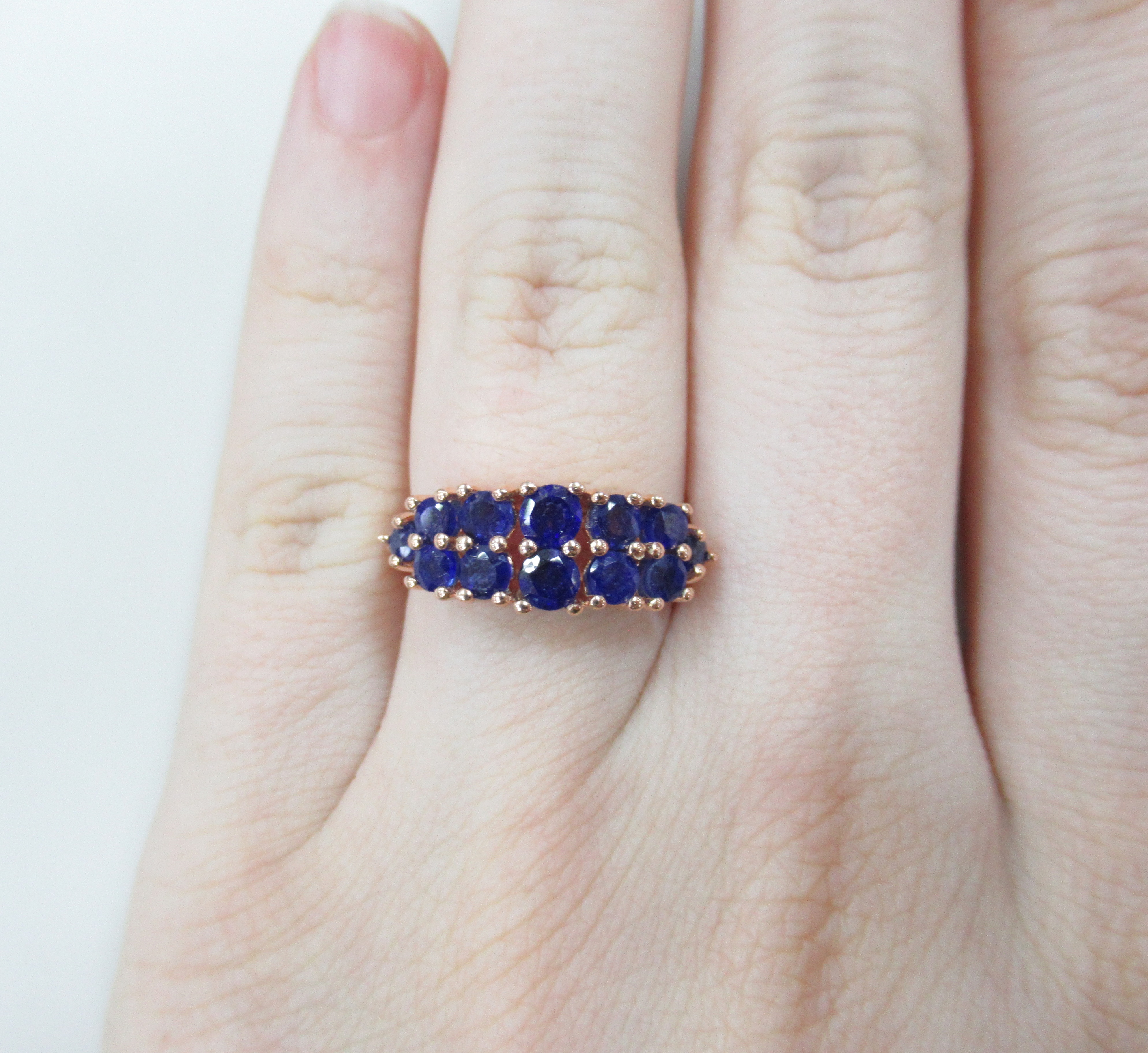 Серебряное кольцо с сапфирами